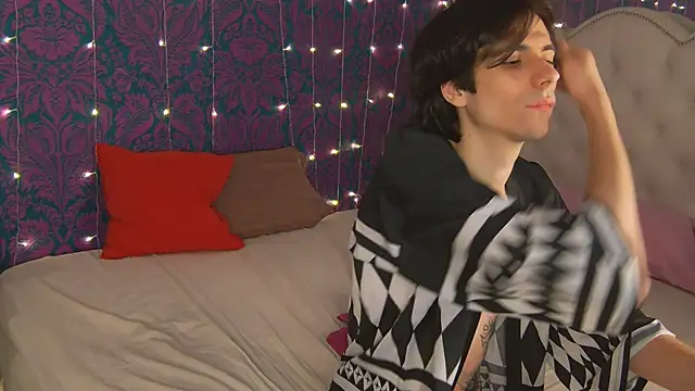 Snapshot of Ellis_Rin chatting on October 2025 08:57:01 PM Ellis Rin online show from October 2025 08:57:01 PM