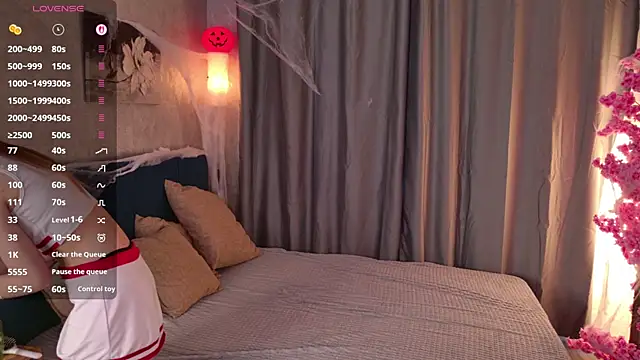 Amanda Cherry online show from November 2025 02:08:02 PM