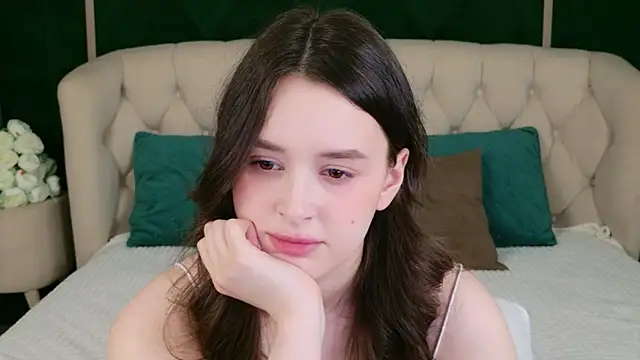 EvaSwen online show from April 2026 07:58:01 PM