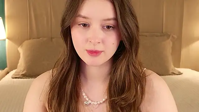 Snapshot of EvaSwen chatting on April 2026 06:14:02 PM EvaSwen online show from April 2026 06:14:02 PM