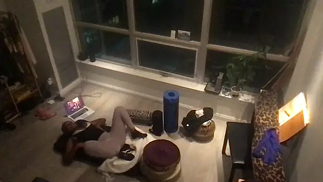 Snapshot of tia___fox chatting on October 2025 03:54:02 AM tia fox online show from October 2025 03:54:02 AM