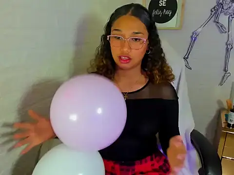 Keilasex 01 online show from October 2025 01:09:01 PM