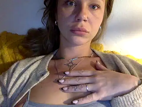 MiraLuna online show from October 2025 09:24:01 PM