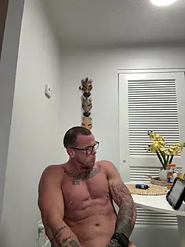 Snapshot of Beefkakey82 chatting on November 2025 01:13:02 PM Beefkakey82 online show from November 2025 01:13:02 PM