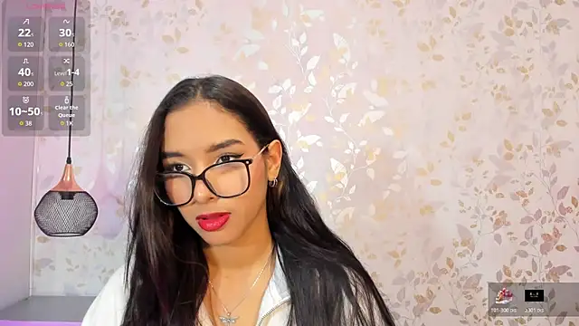 Luciaoregon online show from November 2025 12:50:02 PM