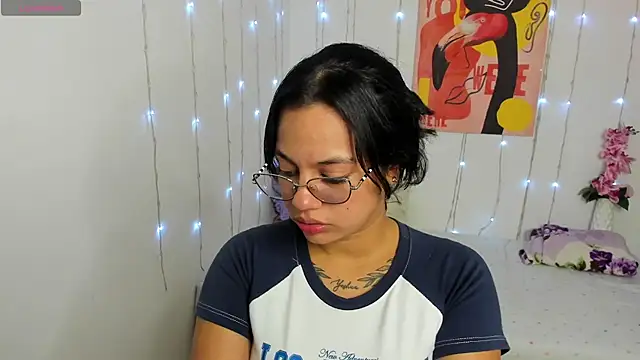 Snapshot of paris_blue chatting on October 2025 11:47:01 PM paris blue online show from October 2025 11:47:01 PM