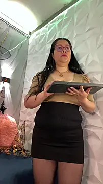 Snapshot of Marianasmitt chatting on November 2025 12:18:02 PM Marianasmitt online show from November 2025 12:18:02 PM