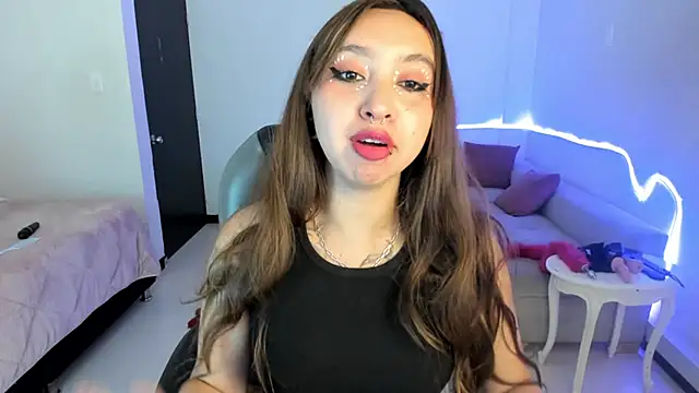 Scarlett  Cooper   online show from October 2025 12:07:02 PM