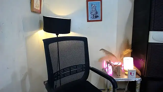 Kylaanne online show from October 2025 09:10:01 AM