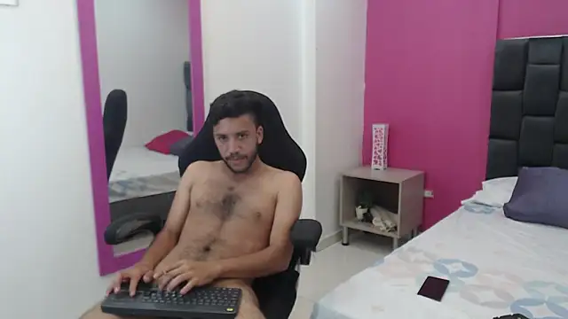 Juan FelipeX01 online show from October 2025 04:16:01 PM