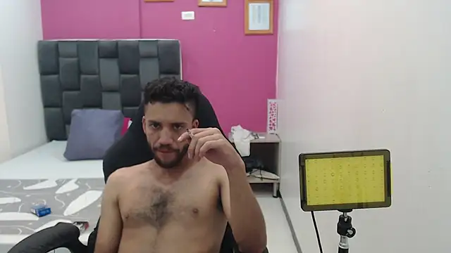 Juan FelipeX01 online show from October 2025 10:56:02 PM