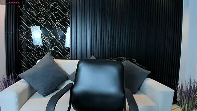 VenusCooper online show from November 2025 06:51:02 PM