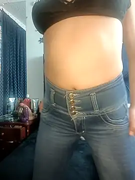 lizethavila online show from October 2025 09:48:01 PM