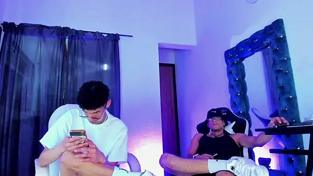 daddys insanee online show from November 2025 04:13:02 AM