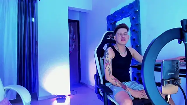 daddys insanee online show from November 2025 03:39:01 AM