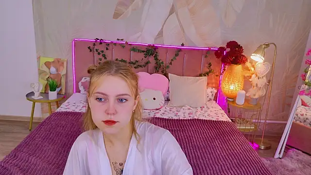 Stellahaart online show from October 2025 05:37:01 AM