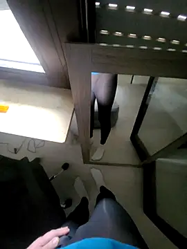 rezzzze online show from October 2025 08:46:02 AM