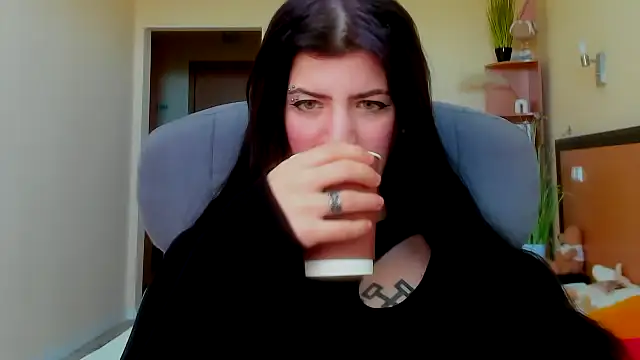 Snapshot of Miamoora chatting on October 2025 08:15:02 AM Miamoora online show from October 2025 08:15:02 AM