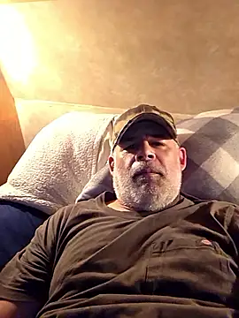 Snapshot of DeeBestEver chatting on November 2025 11:59:01 PM DeeBestEver online show from November 2025 11:59:01 PM