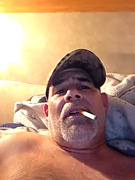 Snapshot of DeeBestEver chatting on November 2025 04:51:02 PM DeeBestEver online show from November 2025 04:51:02 PM