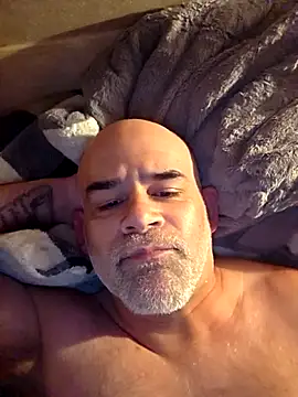 Snapshot of DeeBestEver chatting on November 2025 01:55:01 PM DeeBestEver online show from November 2025 01:55:01 PM