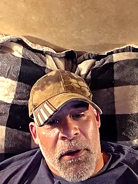 Snapshot of DeeBestEver chatting on November 2025 11:31:02 AM DeeBestEver online show from November 2025 11:31:02 AM