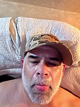 Snapshot of DeeBestEver chatting on December 2025 02:36:02 PM DeeBestEver online show from December 2025 02:36:02 PM