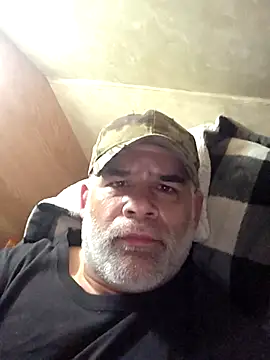 Snapshot of DeeBestEver chatting on February 2026 04:35:01 PM DeeBestEver online show from February 2026 04:35:01 PM