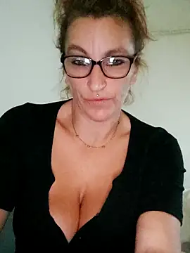 Fifi83Bell online show from November 2025 02:50:02 PM