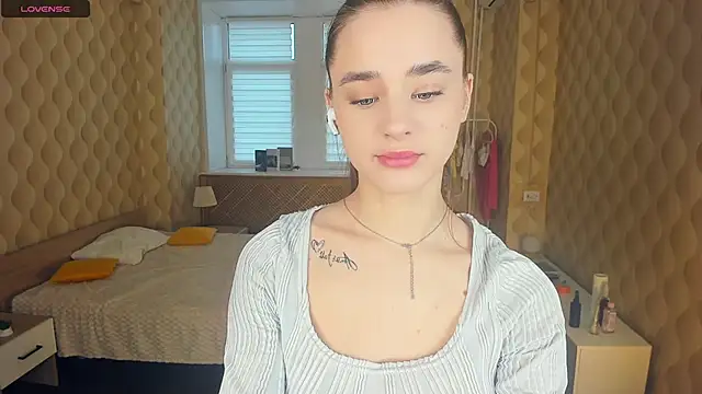 JinnyMcie online show from November 2025 10:02:02 AM