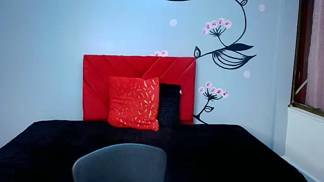 Charlotte  Gray online show from October 2025 12:28:02 PM