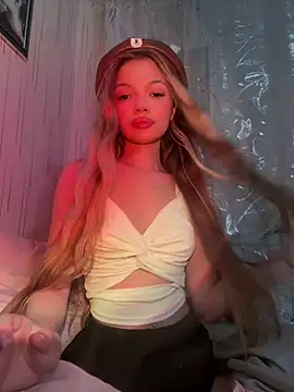  Siennaaa  online show from March 2026 10:50:01 PM