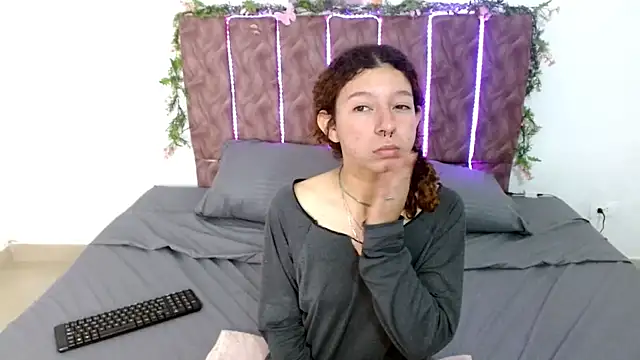 Snapshot of ElaRose723 chatting on October 2025 02:05:02 PM ElaRose723 online show from October 2025 02:05:02 PM