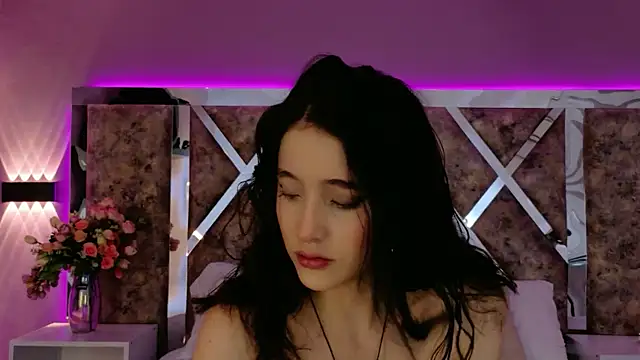 Snapshot of MeganR_ chatting on November 2025 11:10:02 AM MeganR online show from November 2025 11:10:02 AM