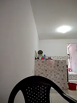 LindaSalo33 online show from December 2025 05:20:01 PM