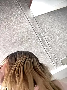 Ada Pink online show from December 2025 05:52:02 PM