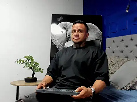 ZEUS-KING online show from October 2025 12:40:02 AM
