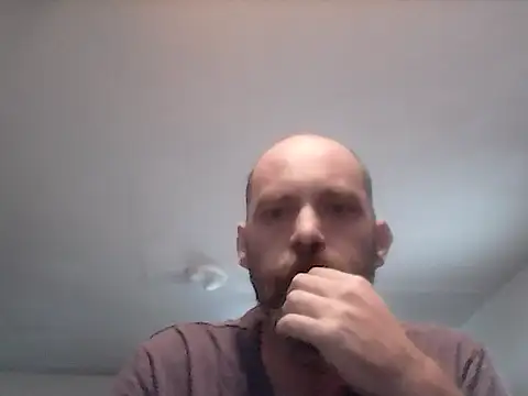 Snapshot of crazyheratic8 chatting on November 2025 01:20:01 PM crazyheratic8 online show from November 2025 01:20:01 PM