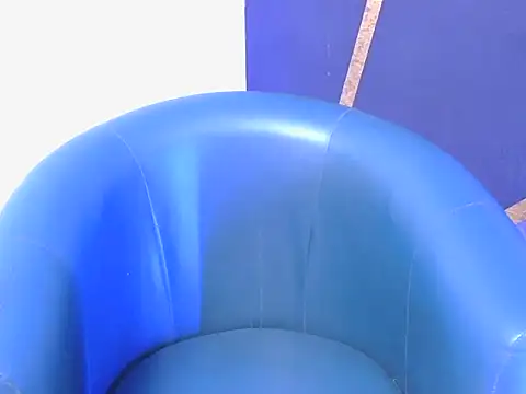 Snapshot of shiny-krisha chatting on October 2025 06:03:01 AM shiny-krisha online show from October 2025 06:03:01 AM