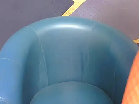 Snapshot of shiny-krisha chatting on October 2025 04:23:02 AM shiny-krisha online show from October 2025 04:23:02 AM