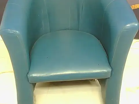 Snapshot of shiny-krisha chatting on October 2025 04:42:01 AM shiny-krisha online show from October 2025 04:42:01 AM