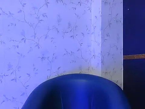 Snapshot of shiny-krisha chatting on October 2025 04:35:02 AM shiny-krisha online show from October 2025 04:35:02 AM