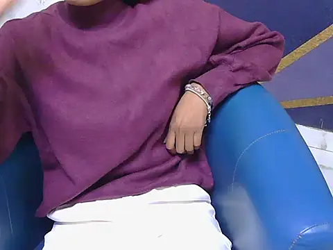 Snapshot of shiny-krisha chatting on November 2025 04:13:01 AM shiny-krisha online show from November 2025 04:13:01 AM