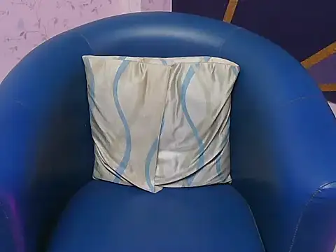 Snapshot of shiny-krisha chatting on November 2025 04:29:02 AM shiny-krisha online show from November 2025 04:29:02 AM