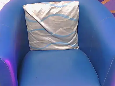 Snapshot of shiny-krisha chatting on November 2025 05:01:02 AM shiny-krisha online show from November 2025 05:01:02 AM