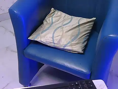 Snapshot of shiny-krisha chatting on November 2025 04:34:01 AM shiny-krisha online show from November 2025 04:34:01 AM