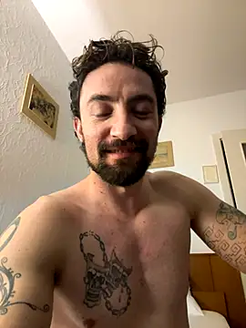Snapshot of carlosnoveno chatting on October 2025 01:28:01 AM carlosnoveno online show from October 2025 01:28:01 AM