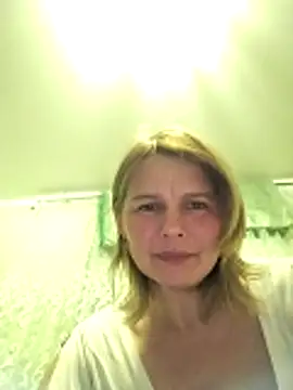 Snapshot of Masha412111 chatting on November 2025 08:02:01 PM Masha412111 online show from November 2025 08:02:01 PM