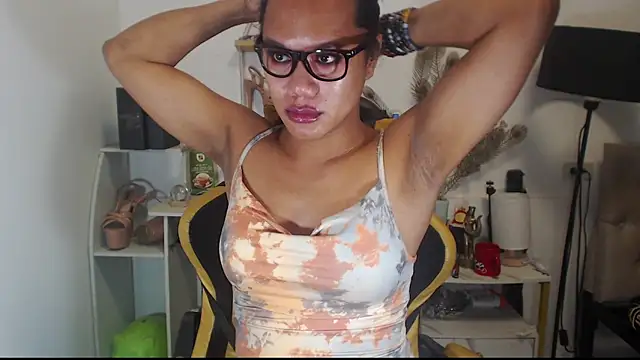 hugecockyurikaa online show from October 2025 12:00:01 AM