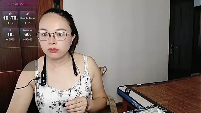 Snapshot of yueliang-166 chatting on October 2025 08:12:01 AM yueliang-166 online show from October 2025 08:12:01 AM
